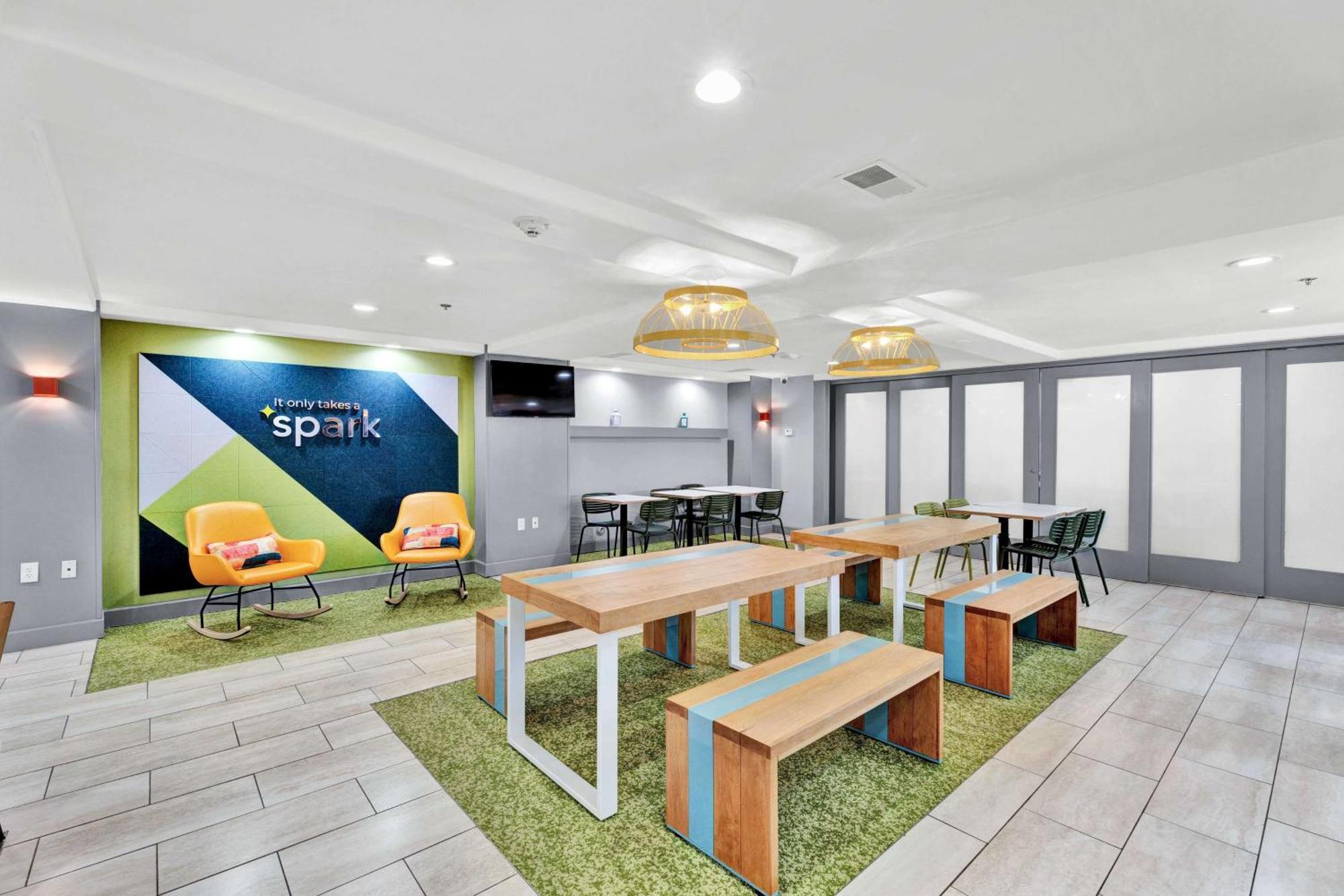Spark By Hilton Plymouth Eksteriør billede